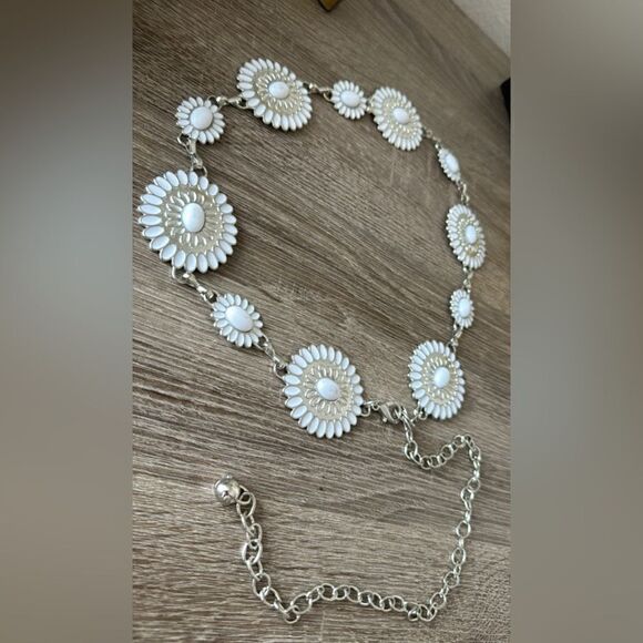 Bohemian white belt A413 - Picture 2 of 3